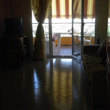 Lina'S Apartment Himare Exteriör bild