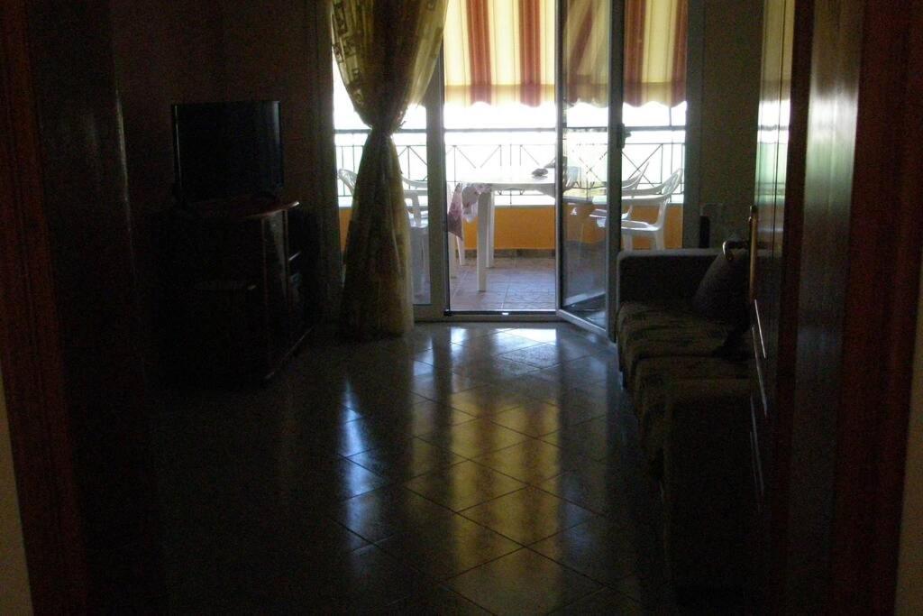 Lina'S Apartment Himare Exteriör bild